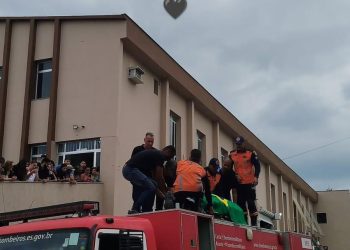 Homenagens, choro e comoção marcam despedida de Jozail do Bombeiro