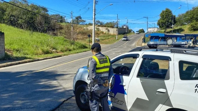 A casa caiu – Homem é preso por divulgar blitz policial em grupos no ES