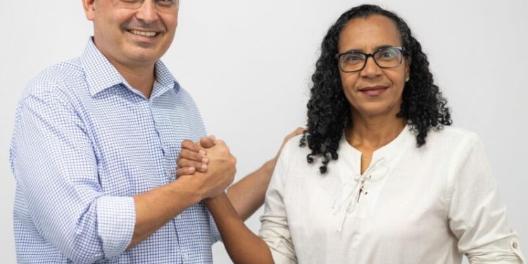 Bagunça na Educação de São Mateus: Vice-prefeita Raquel Critica Prefeito Marcus da Cozivip