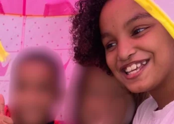 Pai é preso por matar filha a pauladas após reclamação escolar no Espírito Santo