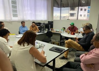 Ecoporanga – Prefeito Zé Luíz Mendes se reúne com diretoria do SISPMEC para discutir reajuste salarial do magistério