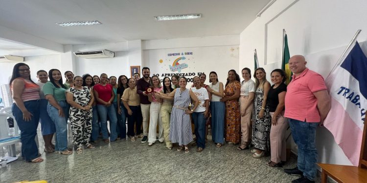 Prefeitura de Ecoporanga anuncia reajuste salarial de 10% para professores da rede municipal