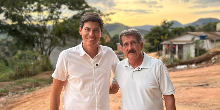 Ecoporanga – Prefeito Zé Luiz e Deputado Mazinho dos Anjos visitam o bairro Bela Vista, que será totalmente pavimentado