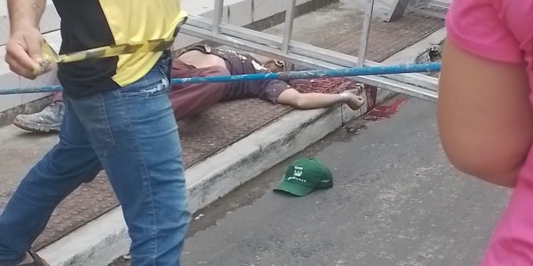 Tragédia em São Mateus: homem morre após cair de escada enquanto trabalhava