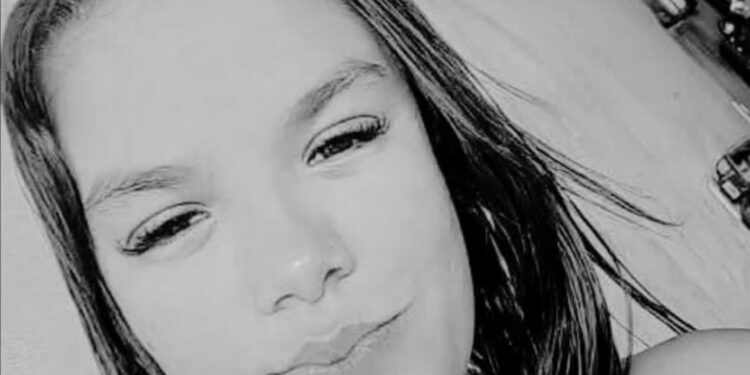FEMINICÍDIO NA MADRUGADA: JOVEM DE 24 ANOS É MORTA NO MORRO DA ARARA; NAMORADO É O PRINCIPAL SUSPEITO