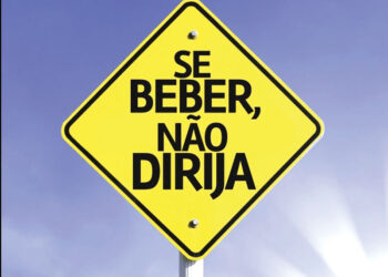 MULHER BÊBADA ATROPELA PAIS E TRÊS CRIANÇAS EM FRENTE A SORVETERIA EM GURIRI